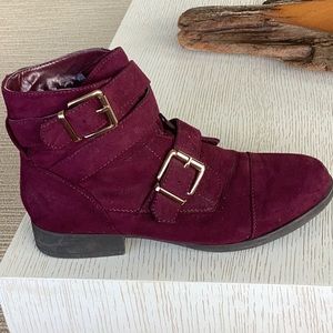 Ankle boots 7.5 suede